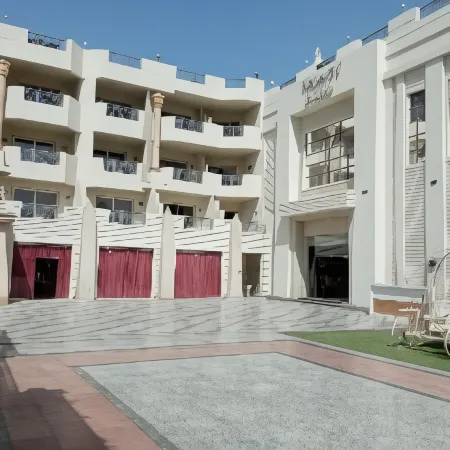 Regency Pyramids Hotel