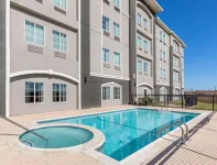 La Quinta Inn & Suites by Wyndham Fort Worth - Lake Worth Hotels in Azle