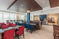 Holiday Inn Express & Suites Moreno Valley - Riverside Hotels in Moreno Valley