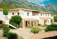 Club Esse Cala Gonone Beach Village Hotel a 