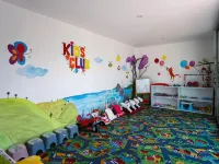 Flora Hotel Hotels near شاطئ جامبيت