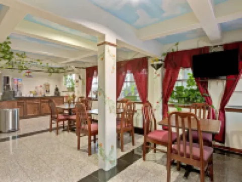 Super 8 by Wyndham la Marque TX/Texas City Area Hotels in La Marque