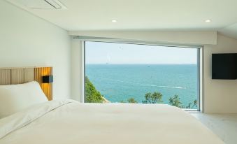 Namhae Poolvilla Yunseul