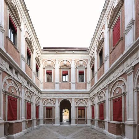 Ego' Residence Ferrara & City Center Apartment