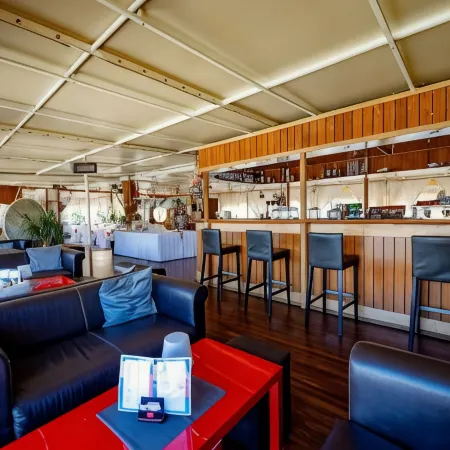 Botel Marina