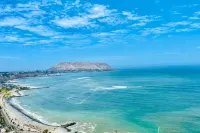 OceanFront Larcomar Apartments - Beach