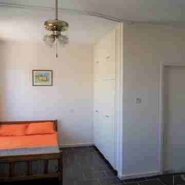 Apartment in Royal Complex, close to All Amenities with WiFi Rooms