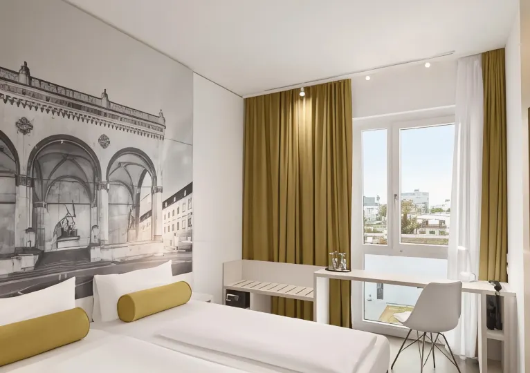 Super 8 by Wyndham Munich City North