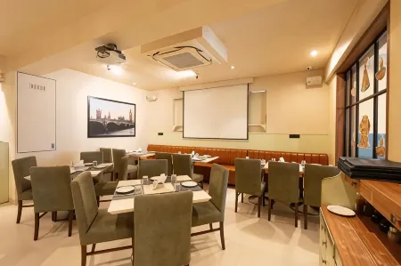 Hotel Karuna Residency Отели рядом с достопримечательностью «Ройал Гарден бич резорт»