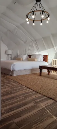 Charming 4-bedroom barn with AC and WiFi in peaceful Ras Al Khaimah Отели в г. Рас-Аль-Хайма