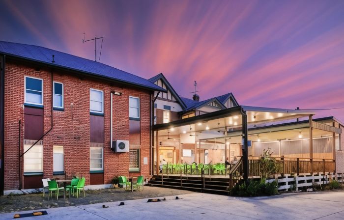 Maclean Hotel