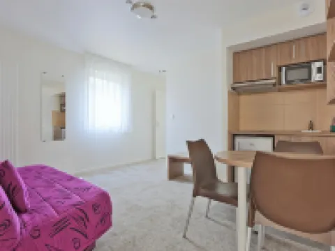 コージー アパルトホテル - アート & ファクト ナンシーのホテル