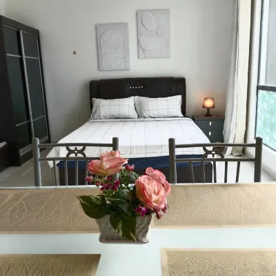 Spacious Studio@Zeva Near MRT/UPM/Equine - Apartments