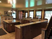 Spacious 5-bedroom farmhouse in delightful Kenoza Lake with WiFi, AC,
