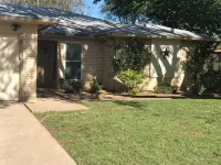 Fully Furnished 3/2 with pool for 30+ day stays in Arlington Texas! - balcony