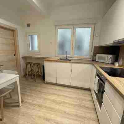 Spacious 4-Bedroom Apartment in Central Bilbao – Perfect for Families & Groups Others