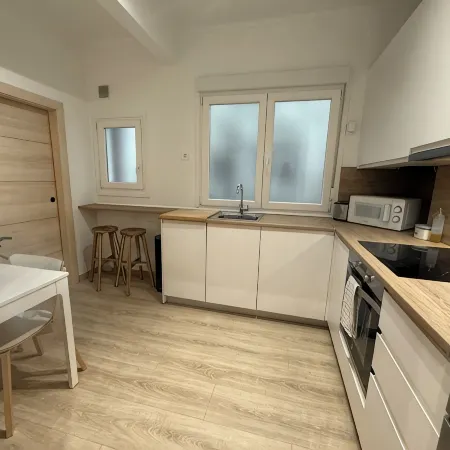 Spacious 4-Bedroom Apartment in Central Bilbao – Perfect for Families & Groups