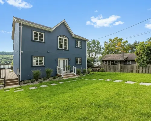 Entire Lakeview House ~ 1 Hour to MetLife ~ Hot Tub~Firepit~Stunning View~Decks Hotels in Warwick