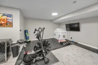 3 Bedroom Luxury Home w/ Office & Theatre