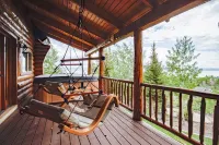 Beautiful original log cabin, minutes from Garden City and Bear Lake beaches.
