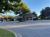 2 BR/ 2BA Condo1 King /2 Full beds Sleeps 6 close to OWA & Foley Tourism Complex
