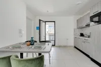 Elegant Appt - 2BDR/6P - Near Paris & La Défense