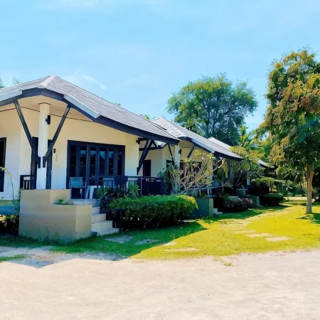 Saphlivilla Beach Resort