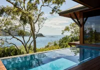 Qualia-Adults only - parking