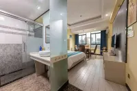 Danzhou Lexiang Business Hotel
