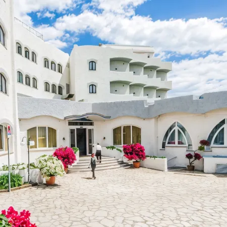 Bajamar Beach Hotel