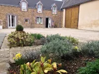 La Ferme du Bois Paris - Bed and Breakfasts