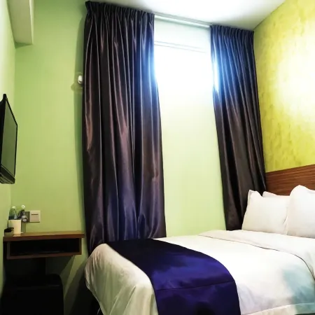 Apollo Inn Отели рядом с достопримечательностью «Конгресс-центр «33»»