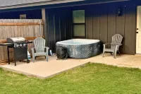 Pet-Friendly • UMHB Walkable • Downtown • Fire Pit • Hot Tub