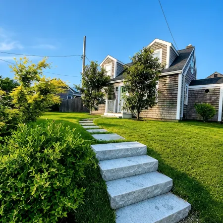 Entire cottage, walk to/from ferry & downtown, newly renovated, parking on site