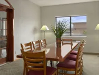 Quality Inn Peru Near Starved Rock State Park - Parkering