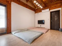 Gyeongju Wonhwaru Hotels near Baedong Standing Stone Buddhas