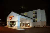 Hampton Inn by Hilton Muskegon - parking