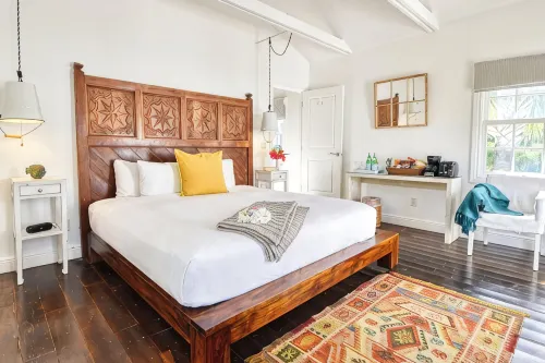 Petite Hillside Cottage on Private Estate w/Pool - 民泊