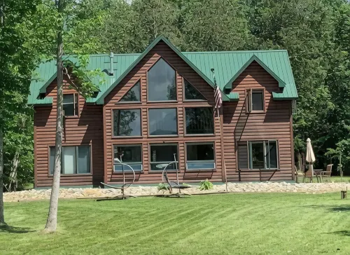 Cozy A- frame cabin on Hill Lake