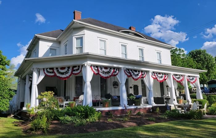 Victorian Spa EnSuite @ Nottingham PL, King Bed, Jacuzzi Near UVa-Wise & Main St