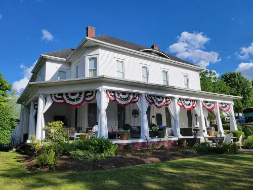 Victorian Spa EnSuite @ Nottingham PL, King Bed, Jacuzzi Near UVa-Wise & Main St - Homestays