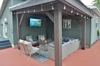 Lake Wawasee, Outdoor TV, Surround Sound & Bikes - 4-Sterne