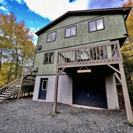Retreat to Jackson's Ridge and enjoy the Poconos!