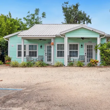 Beautiful 1 bedroom/1 bath unit in Downtown Clermont at Lake Minneola