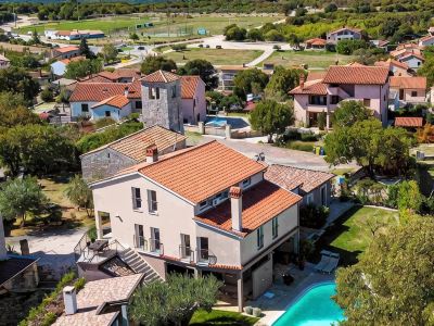 Dream vacation apartment with large heated pool and beautiful garden