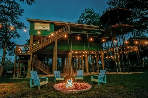 Turtle House-Pool Table-Shuffle Board-5 Bedrooms-Sleeps 12! - 4-Star