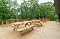 Spacious 5-bedroom just 1 minute from Bennett Spring State Park!
