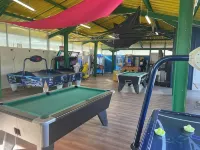 Mobile-Home 6/8 Pers. in  Campsite with Swimming Pool - Homestays
