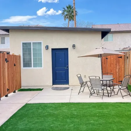 New Charming 2-bedroom Casita in nice El Centro with WiFi, AC