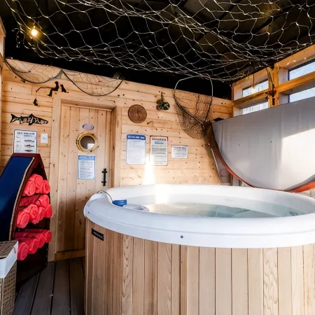 Cozy Big Lake Cabin + Private Spa House, Hot Tub & Sauna